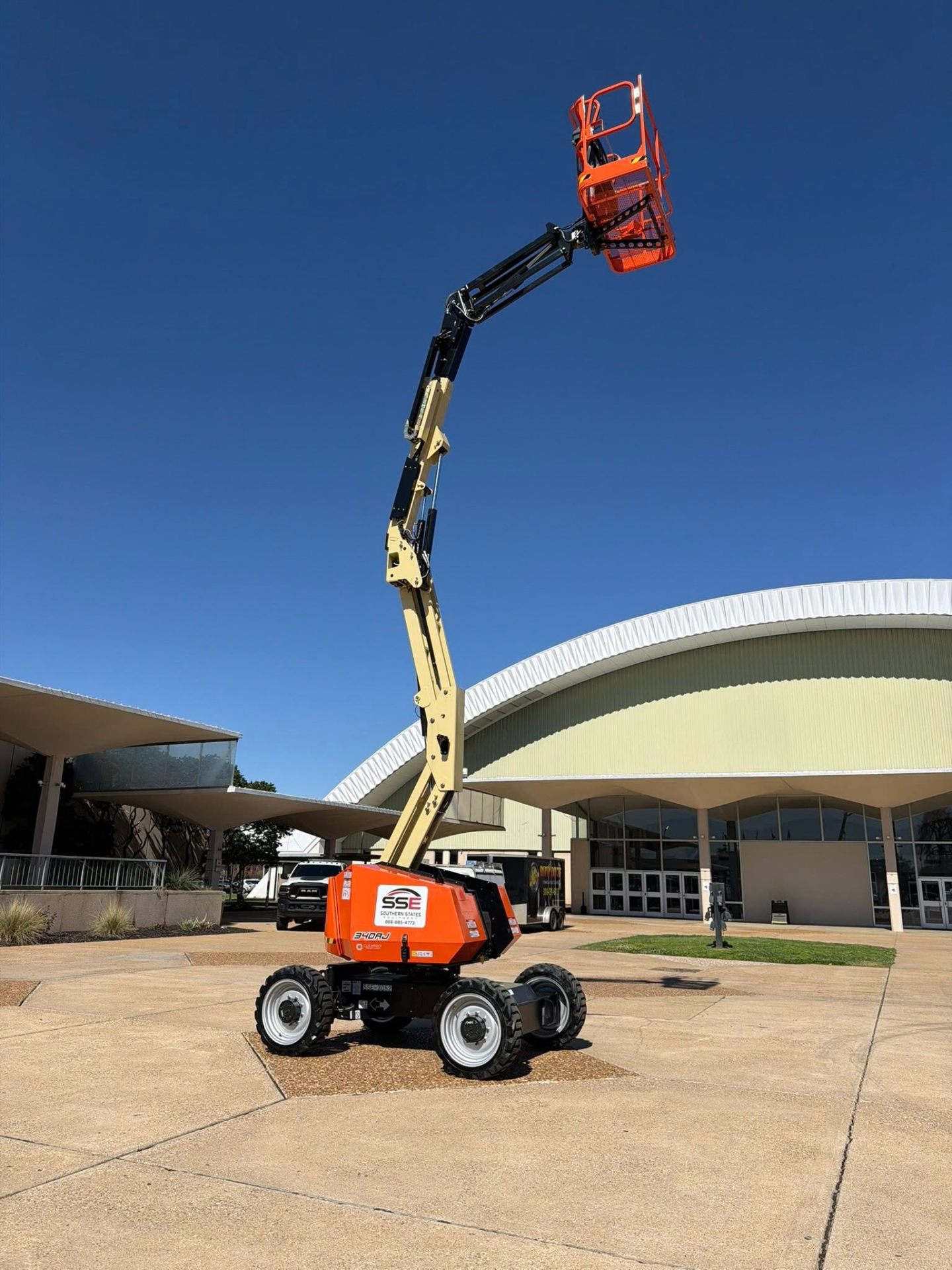 JLG 340AJ Articulating Boom