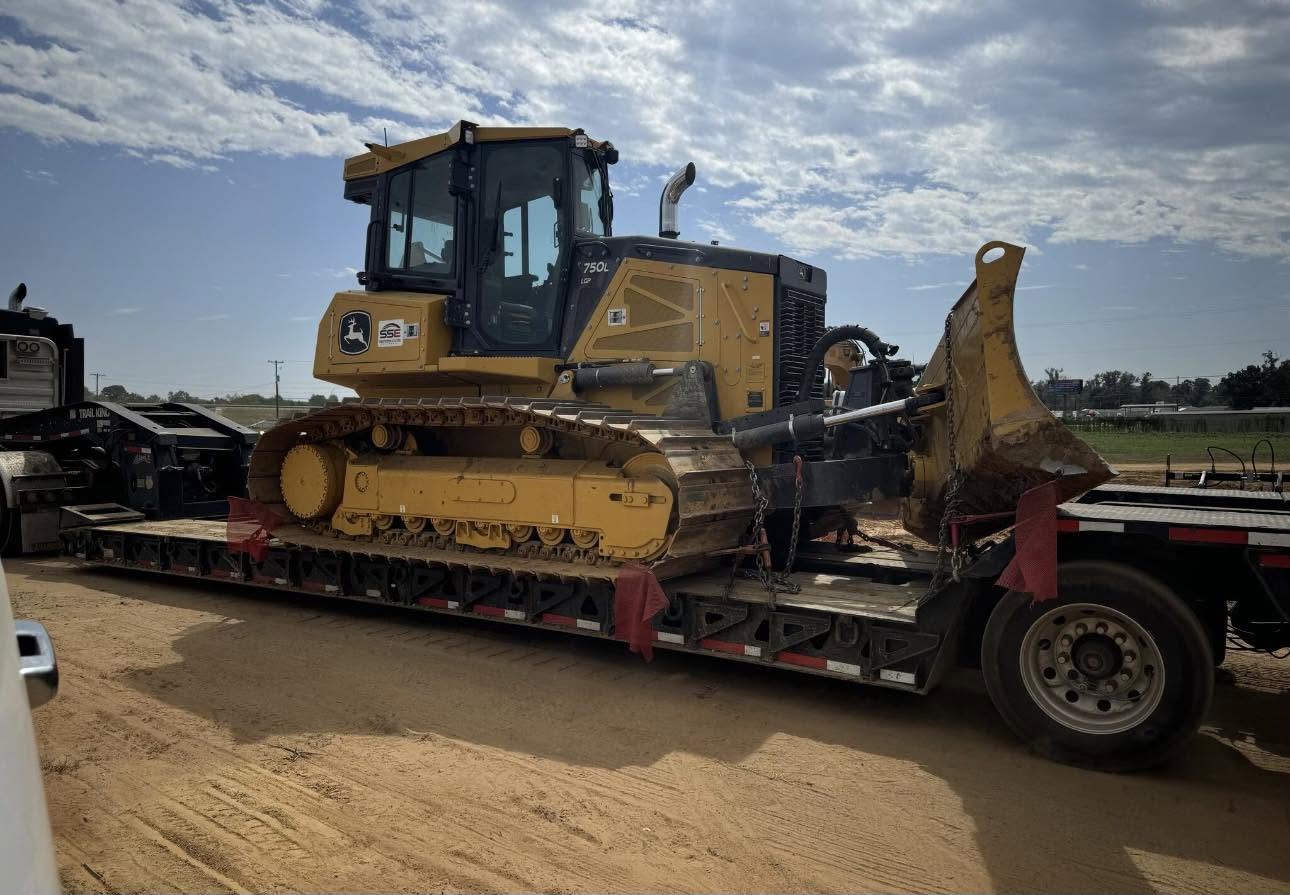 Deere 750L Dozer Delivery