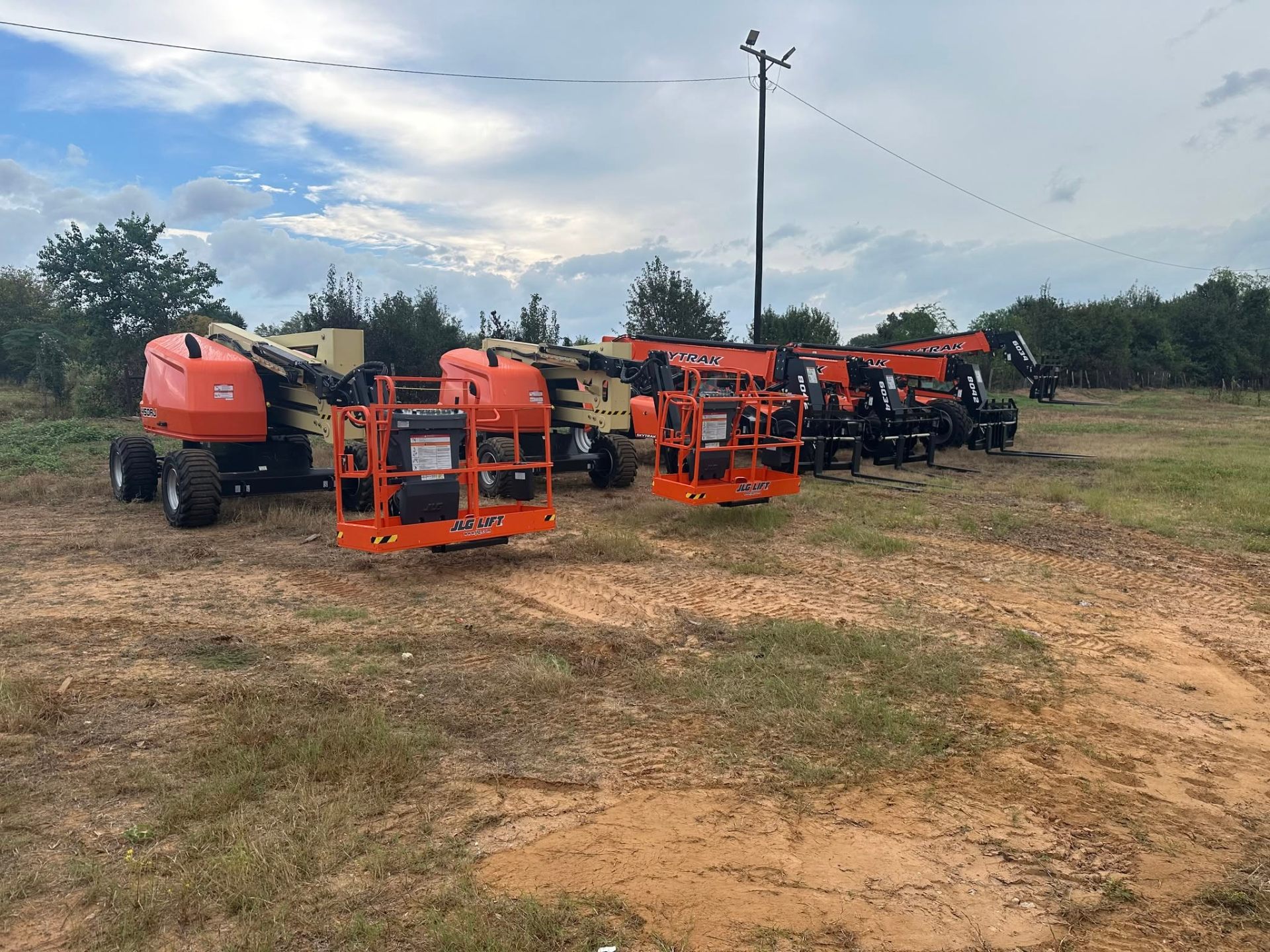 JLG Booms & SkyTrak Telehandlers